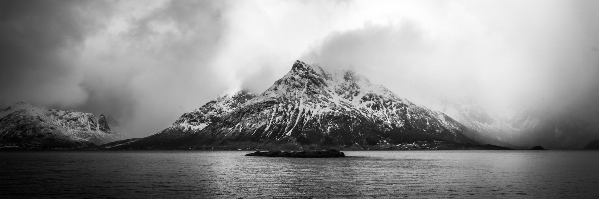 Lofoten Skitouren In Norwegen Am Meer